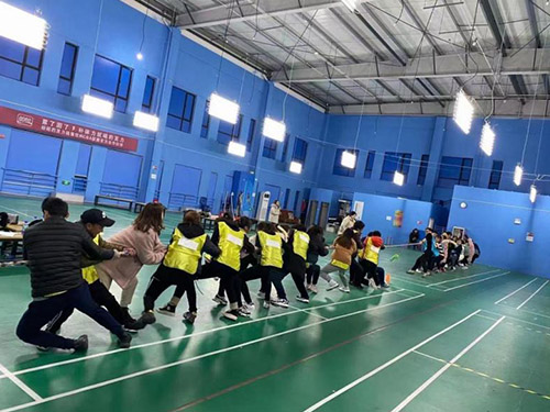 駿愷運動會之拔河比賽，展示體重的優(yōu)勢啦?。?！